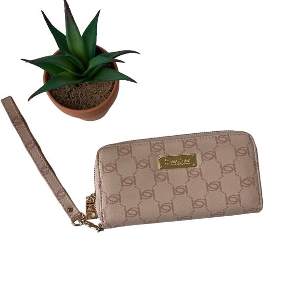 Y2K Bebe Pink Clutch Wristlet Wallet Faux Leather Logo Embossed Zip Preppy Glam - Picture 1 of 8